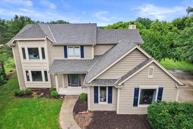 2600 Whitby COURT, Waukesha, WI 53188