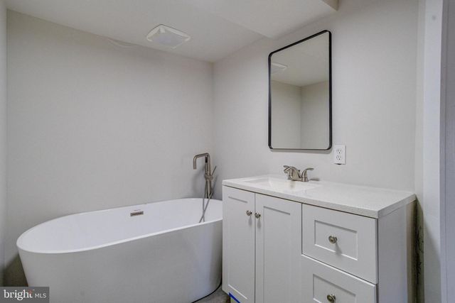 5878 BELAIR RD, Baltimore, MD 21206