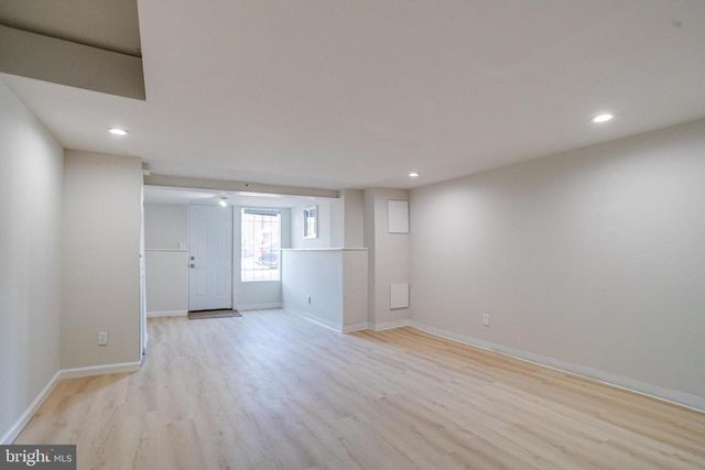 5878 BELAIR RD, Baltimore, MD 21206