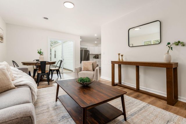 318 Kellybrook Place, Galloway, OH 43119