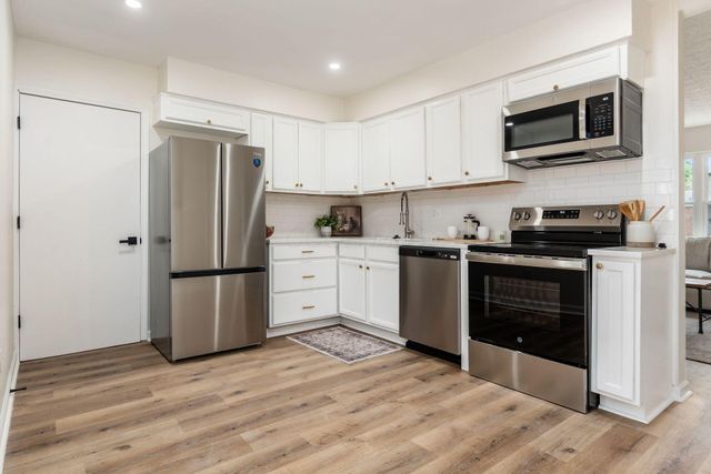 318 Kellybrook Place, Galloway, OH 43119