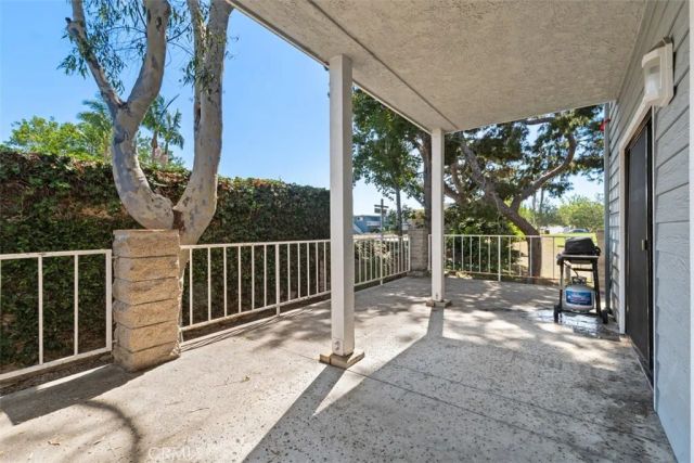 16960 Algonquin Street 103, Huntington Beach, CA 92649