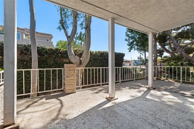 16960 Algonquin Street 103, Huntington Beach, CA 92649
