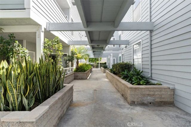 16960 Algonquin Street 103, Huntington Beach, CA 92649