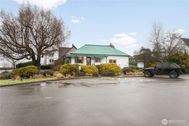 978 Peace Portal Drive, Blaine, WA 98230