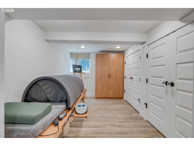 3746 Se SHERMAN St, Portland, OR 97214
