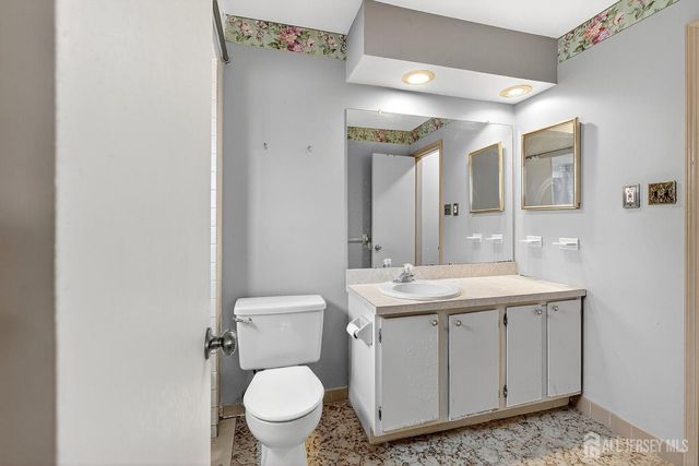 8 Marc Drive, South Brunswick, NJ 08810