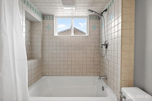 8 Marc Drive, South Brunswick, NJ 08810