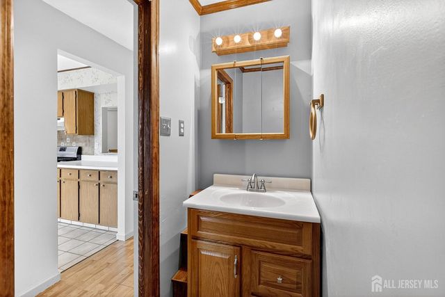 8 Marc Drive, South Brunswick, NJ 08810