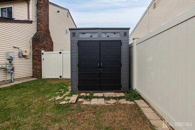 8 Marc Drive, South Brunswick, NJ 08810