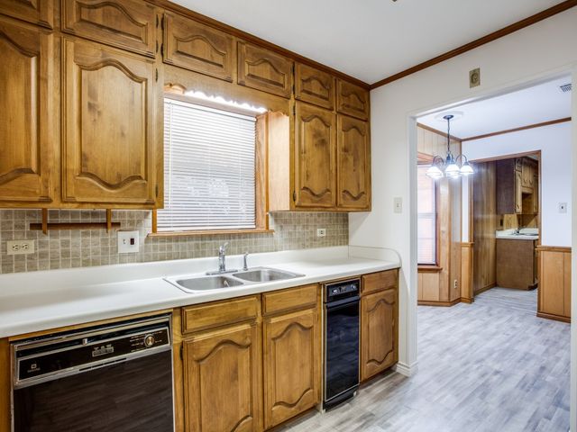 4774 N Bonnie Brae Street, Denton, TX 76207