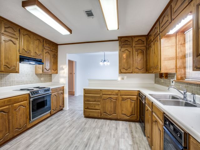 4774 N Bonnie Brae Street, Denton, TX 76207