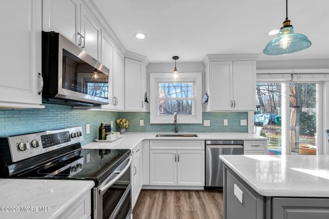 13 Dunbarton Road, Jackson, NJ 08527