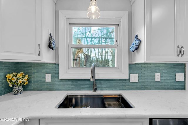 13 Dunbarton Road, Jackson, NJ 08527