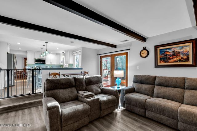 13 Dunbarton Road, Jackson, NJ 08527