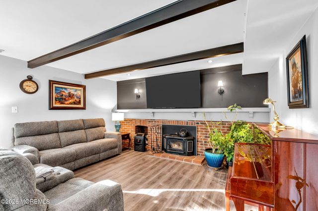 13 Dunbarton Road, Jackson, NJ 08527