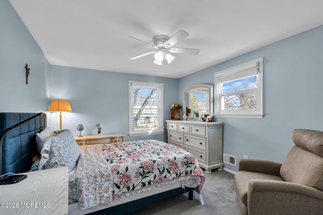 13 Dunbarton Road, Jackson, NJ 08527