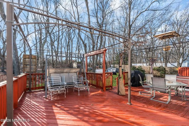 13 Dunbarton Road, Jackson, NJ 08527