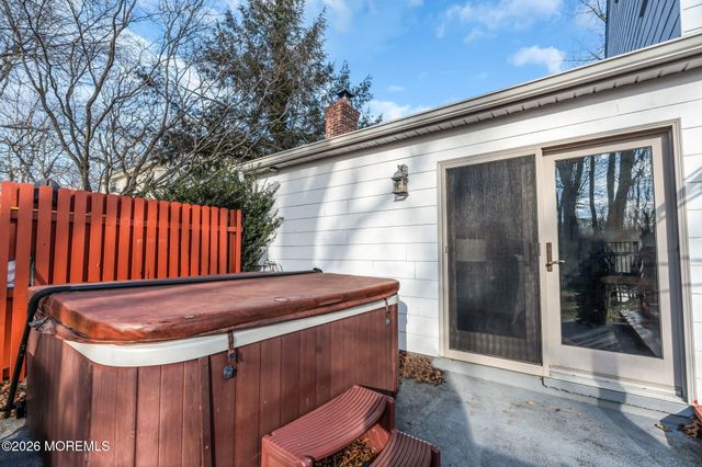 13 Dunbarton Road, Jackson, NJ 08527