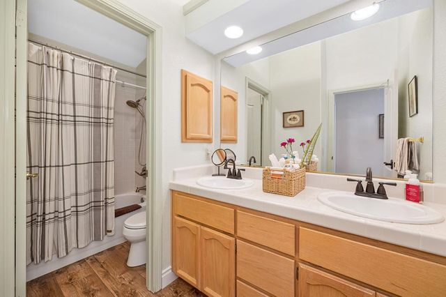 104 Whelan Ct, Folsom, CA 95630