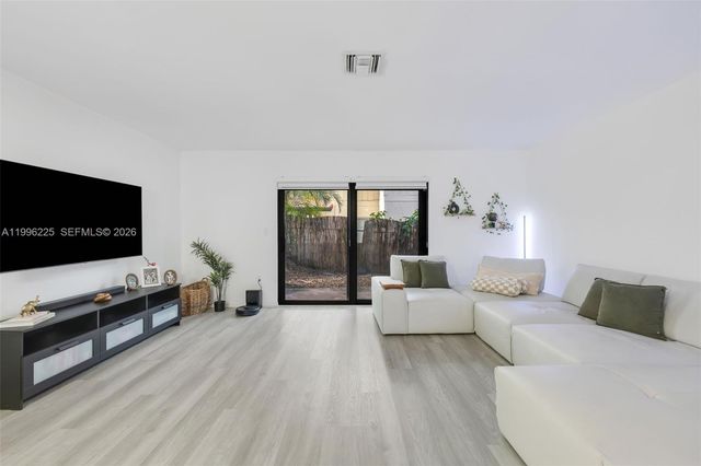 4155 Coral Springs Dr 4155, Coral Springs, FL 33065