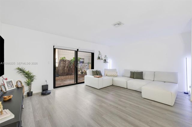 4155 Coral Springs Dr 4155, Coral Springs, FL 33065