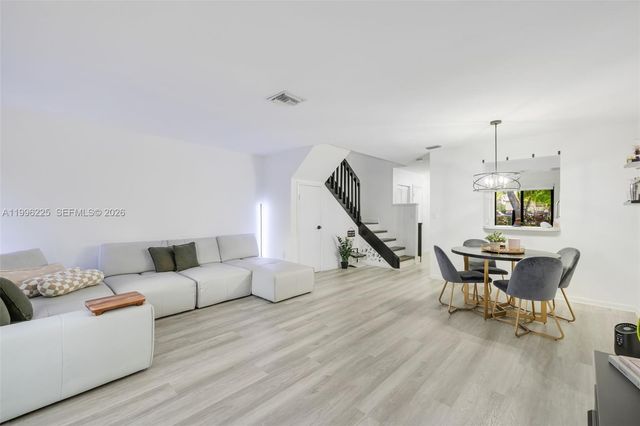 4155 Coral Springs Dr 4155, Coral Springs, FL 33065