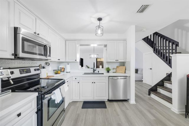 4155 Coral Springs Dr 4155, Coral Springs, FL 33065