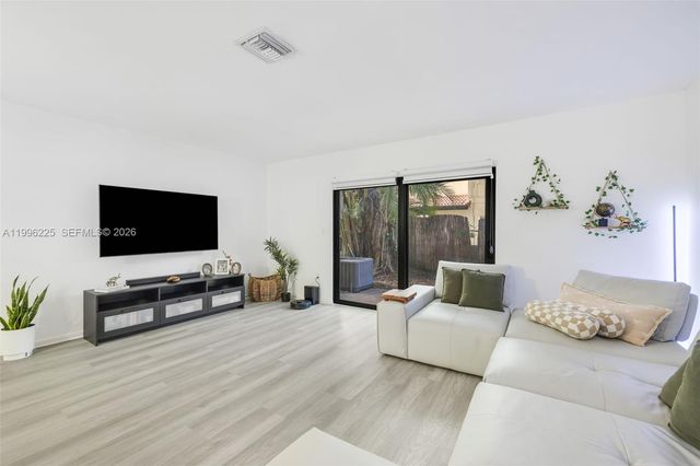 4155 Coral Springs Dr 4155, Coral Springs, FL 33065