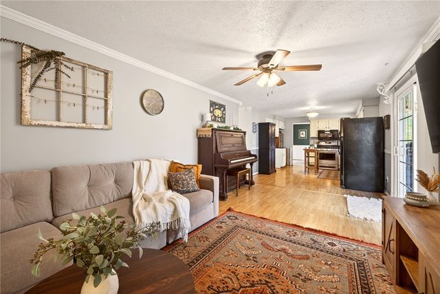 139 Heather Dale Cir Circle, Henrietta, NY 14467