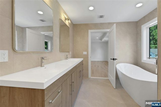 103 Hallberg Avenue, Bergenfield, NJ 07621