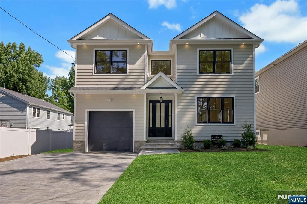 103 Hallberg Avenue, Bergenfield, NJ 07621