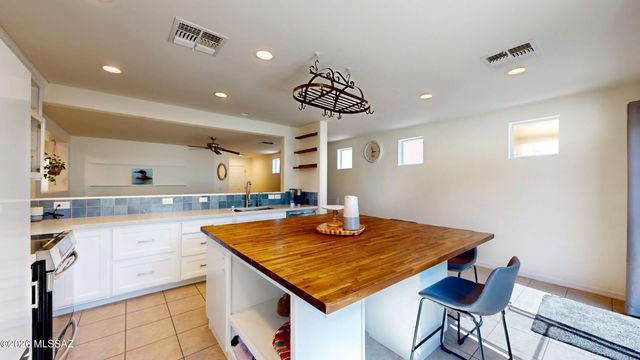 17212 S Mesa Shadows Drive, Vail, AZ 85641
