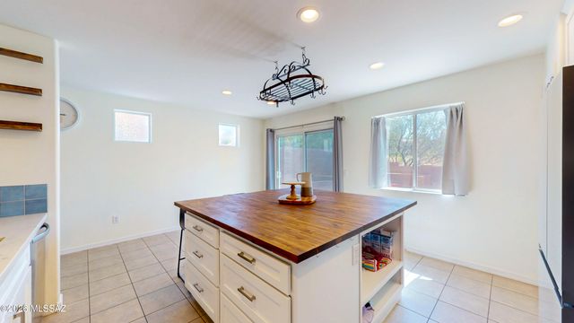 17212 S Mesa Shadows Drive, Vail, AZ 85641