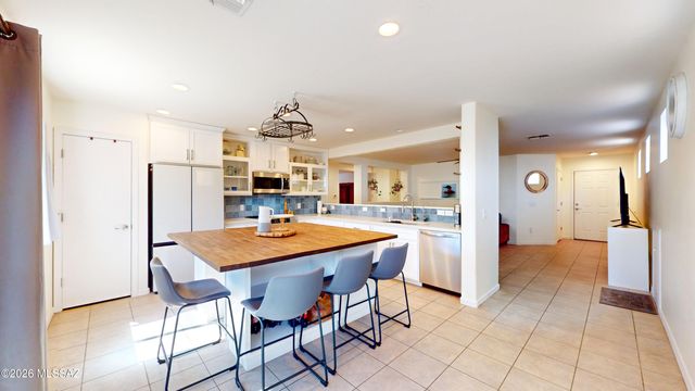 17212 S Mesa Shadows Drive, Vail, AZ 85641