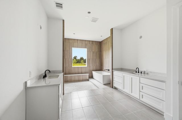 105 Bentwood Meadow Lane, Montgomery, TX 77356