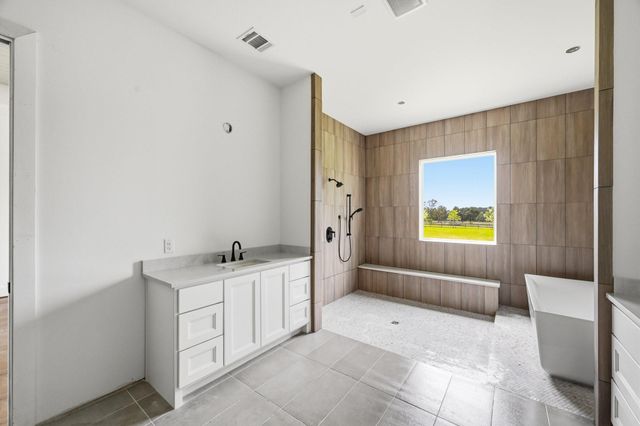 105 Bentwood Meadow Lane, Montgomery, TX 77356