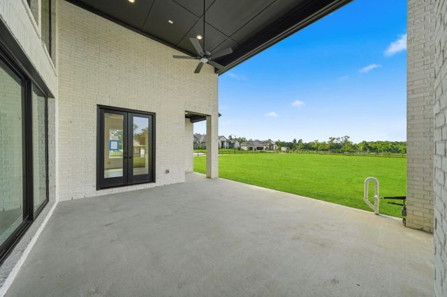 105 Bentwood Meadow Lane, Montgomery, TX 77356