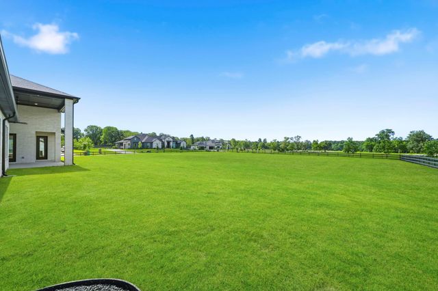 105 Bentwood Meadow Lane, Montgomery, TX 77356