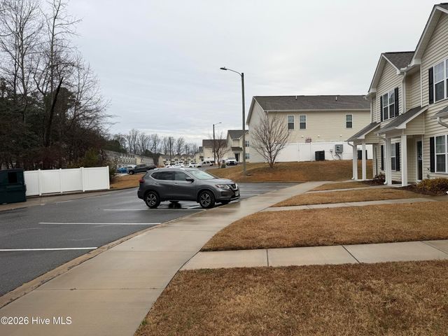 1240 Cross Creek Circle 5, Greenville, NC 27834