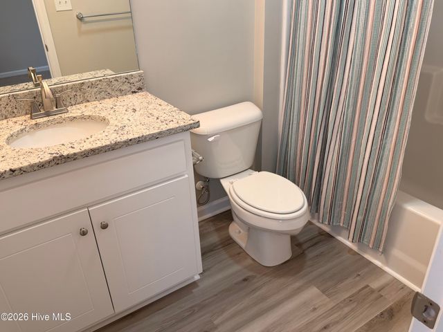 1240 Cross Creek Circle 5, Greenville, NC 27834