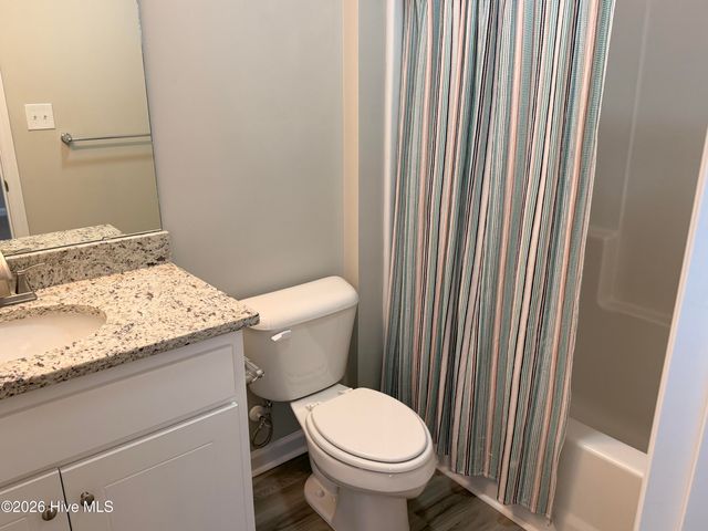 1240 Cross Creek Circle 5, Greenville, NC 27834