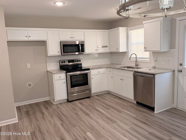 1240 Cross Creek Circle 5, Greenville, NC 27834