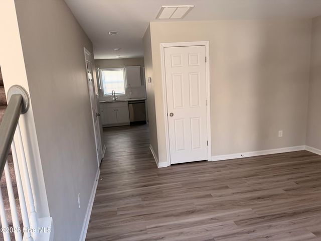 1240 Cross Creek Circle 5, Greenville, NC 27834