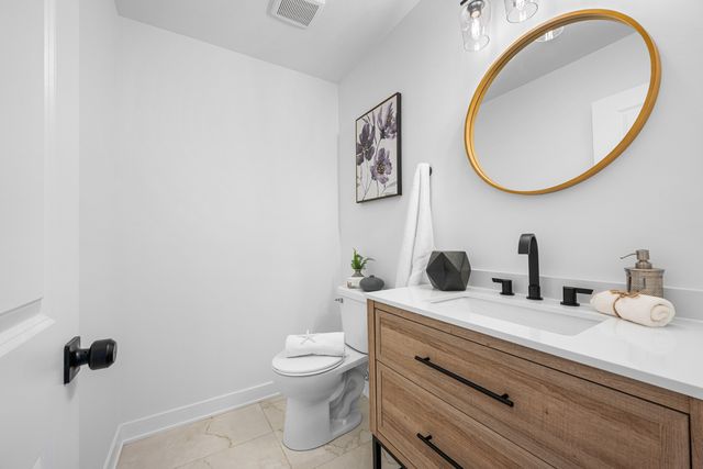 1021 Foxworth Boulevard, Lombard, IL 60148