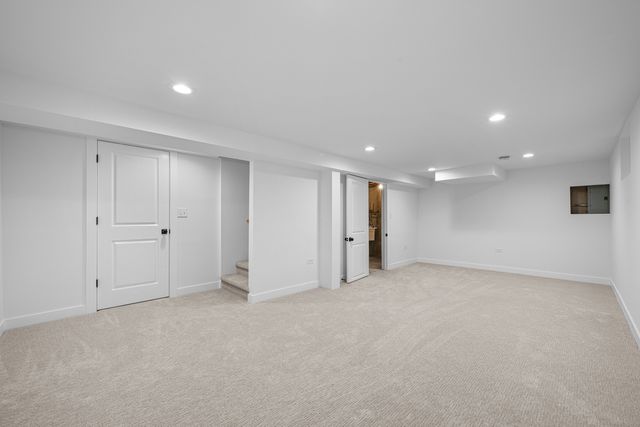 1021 Foxworth Boulevard, Lombard, IL 60148