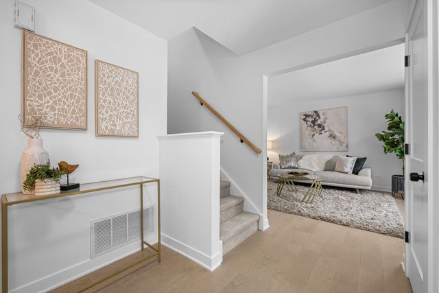 1021 Foxworth Boulevard, Lombard, IL 60148