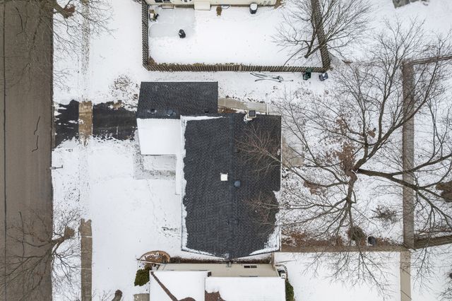 1021 Foxworth Boulevard, Lombard, IL 60148