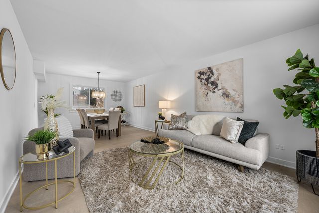 1021 Foxworth Boulevard, Lombard, IL 60148