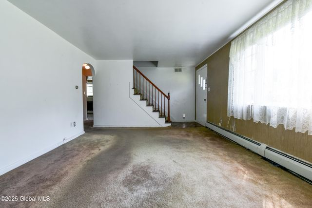 102 Willow Street, Guilderland, NY 12084